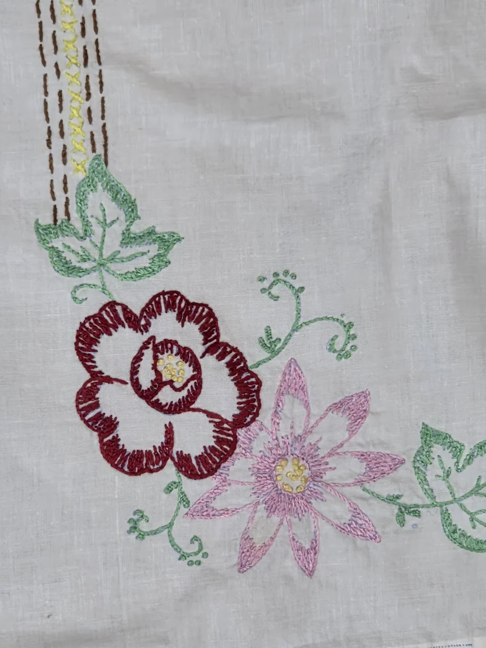 Vintage White Linen Embroidered Red And Pink Flowers Table Runner